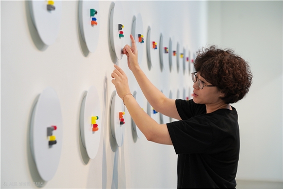  [작가 프로필 사진]